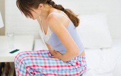 Nữ giáo viên suýt mất khả năng làm mẹ vì tự chữa phụ khoa bằng lá cây