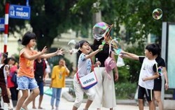 Người Hà Nội rộn ràng đón Tết Độc lập, nhớ những ngày mùa Thu lịch sử