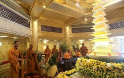 Chiêm bái xá lợi Phật trong lòng Đại Tượng Phật cao nhất Việt Nam