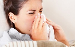 Phân biệt cảm và cúm khi thời tiết thay đổi