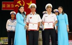 Đến Trường Sa - Hải trình đong đầy yêu thương, tự hào