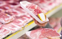 Thịt lợn nhập khẩu giá mềm 'làm mưa gió' thị trường Việt Nam