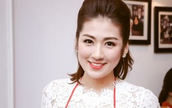 Á hậu Tú Anh học làm bánh chuẩn bị đón Tết