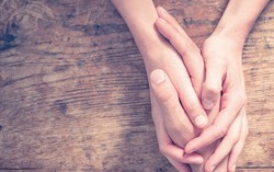 Hãy biết yêu đôi bàn tay phụ nữ