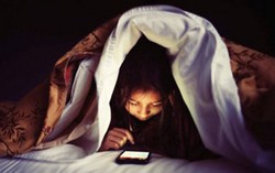 Mẹ phát điên khi thấy con sắp thi vào 10 thức đêm chơi điện tử