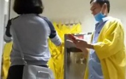 Bé 7 tuổi bị nam sinh viên đâm trọng thương ngay tại nhà vẫn hôn mê