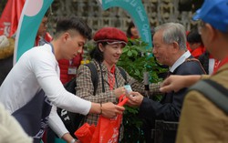 300 suất gà rán tặng hội từ thiện Thiện Tâm