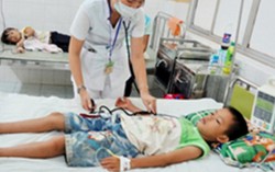 Phân biệt sốt virus và sốt xuất huyết