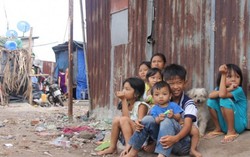 Hè của trẻ xóm 'ổ chuột' TPHCM