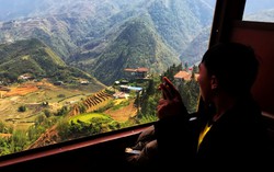 Tàu hỏa leo núi đẹp mê ly thế này thì có lý gì lại không đi Fansipan