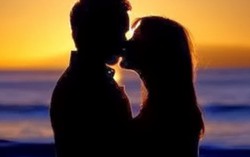 Vị đạo diễn đắng lòng chứng kiến cảnh vợ "phim giả tình thật"