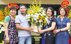 Công ty cổ phần Traphaco thăm, chúc mừng Báo PNVN nhân dịp 21/6