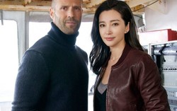 Nghẹt thở xem Lý Băng Băng và Jason Statham đấu với 'Cá mập siêu bạo chúa'