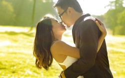 Cảm ơn vòng tay ôm bất ngờ của anh