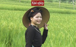Cô gái Tày làm du lịch bằng những nụ cười