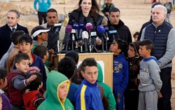 Angelina thăm trại tị nạn và kêu gọi chấm dứt cuộc chiến tại Syria 