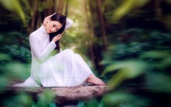 Top 10 Miss Photo Thạch Thảo thể hiện đam mê áo dài trong ảnh lịch Thảo Nữ 2019
