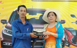Nữ khách hàng nhận lại 16 lượng vàng và 30 triệu đồng đánh rơi