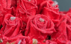 Chi 32 triệu đồng mua bó hoa Valentine tặng bạn gái