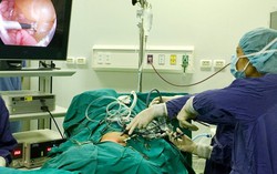 Bé 23 tháng tuổi bị u nang bạch huyết hiếm gặp 