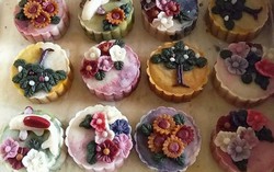 Mỗi chiếc bánh Trung thu thủ công như một tác phẩm nghệ thuật