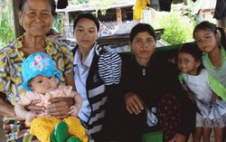 Nữ cựu chiến binh nghèo cưu mang gần 20 trẻ mồ côi
