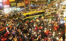 Sài Gòn 'chết đuối' vì mưa lớn