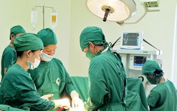 Báo động đỏ nội viện cứu thai nhi bị sa dây rốn nguy kịch