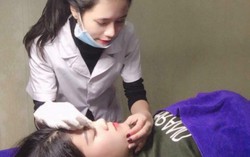 Nạn nhân tố "bác sĩ" 17 tuổi cầm dao phẫu thuật nên bị lòi xương mũi