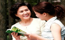 Thoát khỏi nỗi cô đơn khi sống cùng với các con cháu