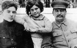 Đời tù binh của con trai Stalin