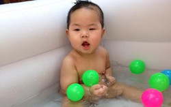 Mẹ bỉm sữa đua nhau sắm bể bơi mini tại nhà cho con