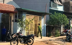  Cha mẹ đau đớn xác nhận thi thể cháu bé ở bãi rác là con