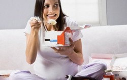 Bà bầu tránh làm 7 điều này trước khi ngủ