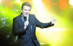 Modern Talking hát 'máu lửa' khiến fan U50, 60 nhảy tưng bừng