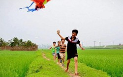 Con về quê nghỉ hè, mẹ lo ngay ngáy