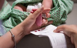 Miễn phí sàng lọc trước và sau sinh cho người dân ở gần Công ty Rạng Đông