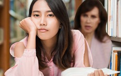Cha mẹ 'có tội' khi áp đặt kỳ vọng lớn lên con