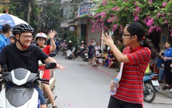 Ngày thi đầu tiên THPT Quốc gia 2019: 'Làm bài tốt nhé con gái!'