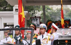 Người dân đau buồn trước sự ra đi của nguyên Chủ tịch nước, Đại tướng Lê Đức Anh