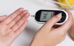 Đường huyết tăng cao chóng mặt vì tự mua thuốc điều trị 