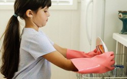 Phân biệt giới tính khi giao việc cho con