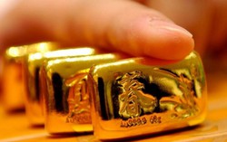 Giá vàng vượt ngưỡng 41 triệu đồng/lượng, nên mua vào hay bán ra?