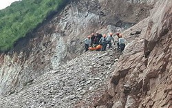 Cảnh tượng lở núi kinh hoàng ở Peru