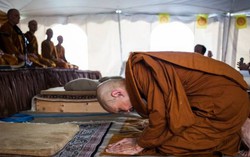 Sám hối Đại Tăng mà Trụ trì chùa Ba Vàng bị phạt, thực hiện thế nào theo luật Phật?