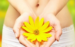 Khổ sở vì mua dung dịch vệ sinh phụ nữ 'hàng xách tay'