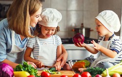 Đồng hành cùng mẹ trong quá trình chăm sóc bé
