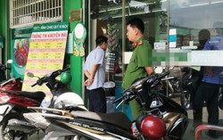 Chồng đâm vợ rồi tự sát giữa cửa hàng thực phẩm