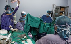 Hoại tử tầng sinh môn vì điều trị bệnh trĩ bằng thuốc nam theo cách rỉ tai