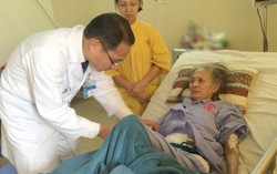 Ngại đi viện, cụ bà 87 tuổi bị hoại tử toàn bộ đại tràng